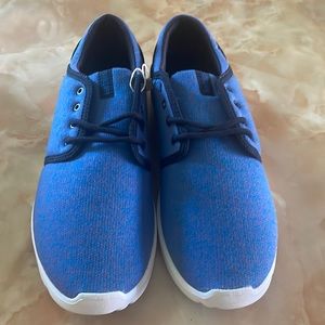 Brand new Etnies sneakers in Blue/white size 11 in original box.